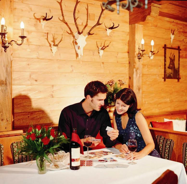 Hotel Restaurant Gradlwirt Niederndorf  ภายนอก รูปภาพ