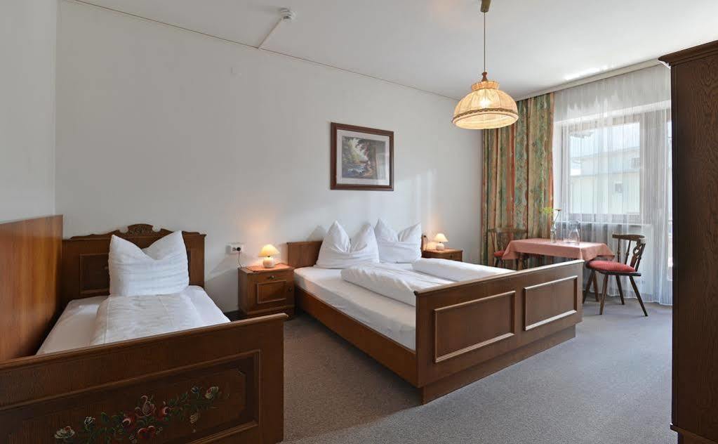 Hotel Restaurant Gradlwirt Niederndorf  ภายนอก รูปภาพ