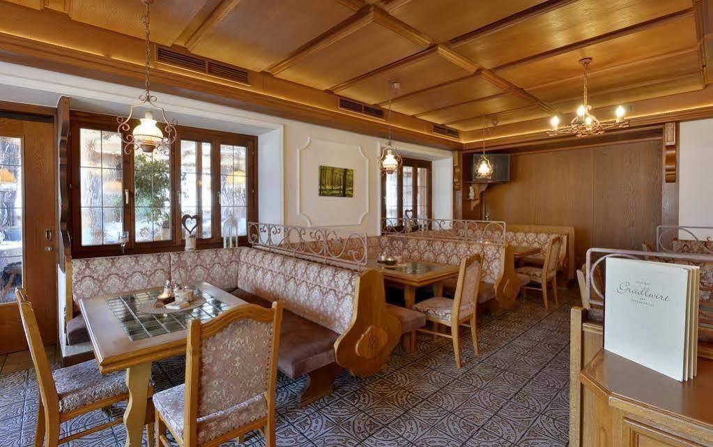 Hotel Restaurant Gradlwirt Niederndorf  ภายนอก รูปภาพ