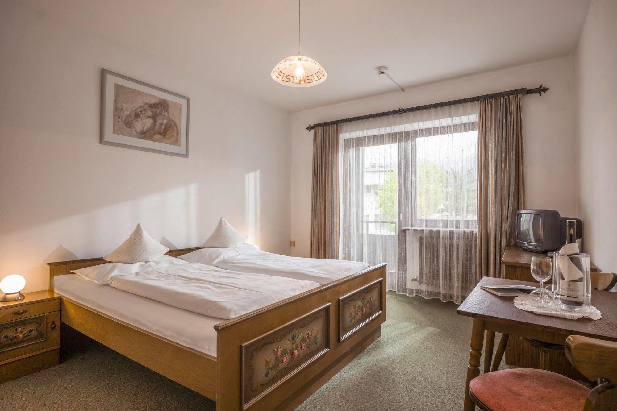 Hotel Restaurant Gradlwirt Niederndorf  ภายนอก รูปภาพ