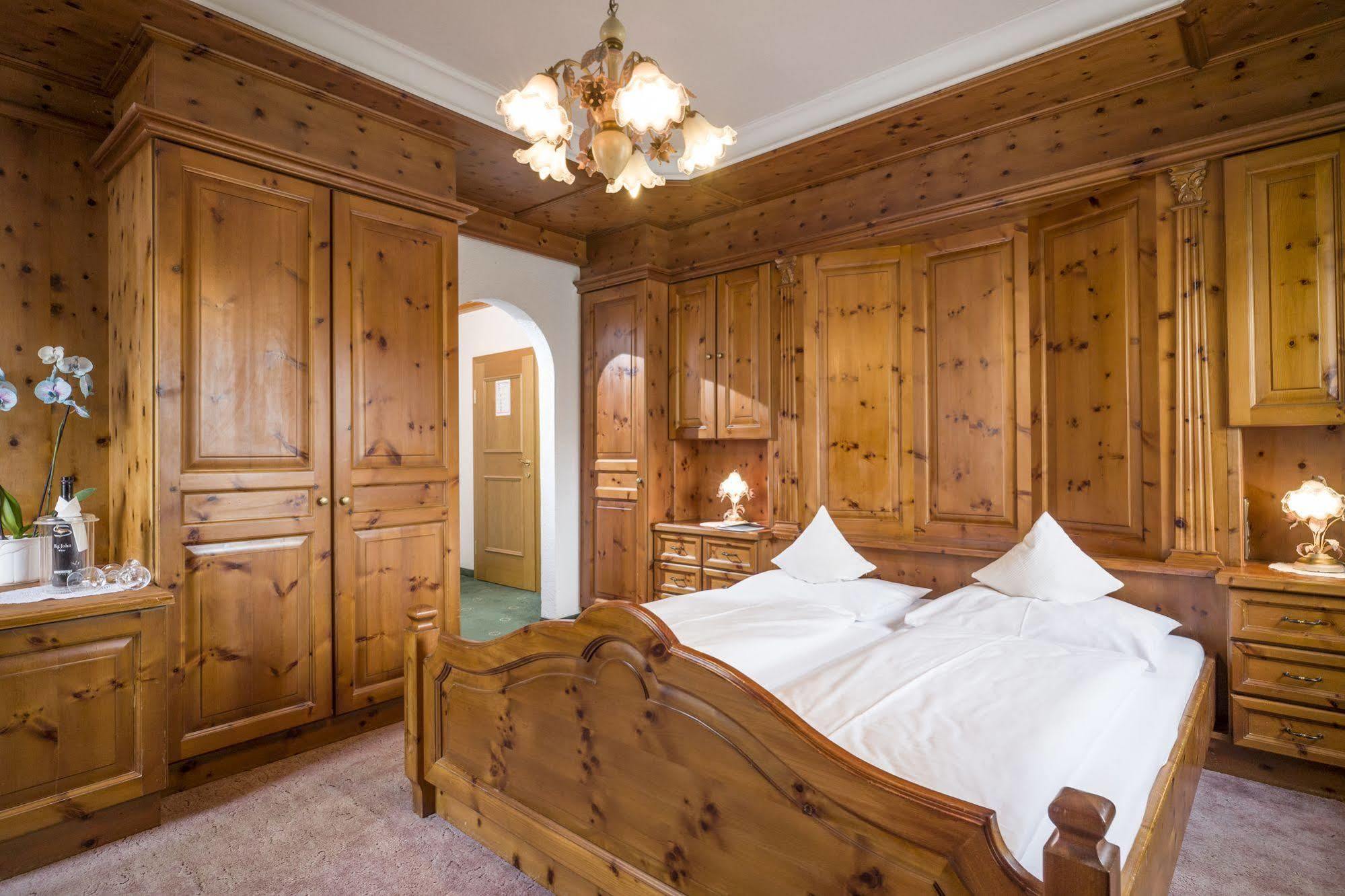 Hotel Restaurant Gradlwirt Niederndorf  ภายนอก รูปภาพ