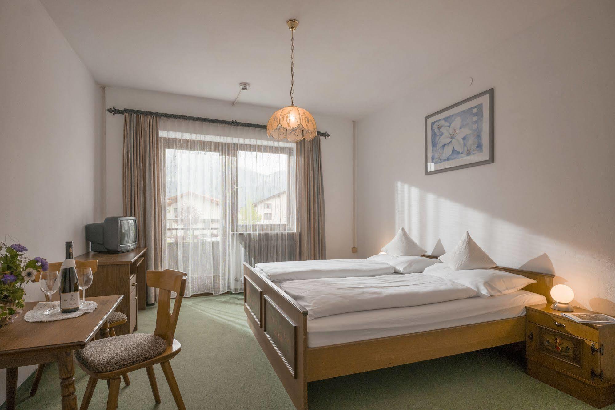 Hotel Restaurant Gradlwirt Niederndorf  ภายนอก รูปภาพ