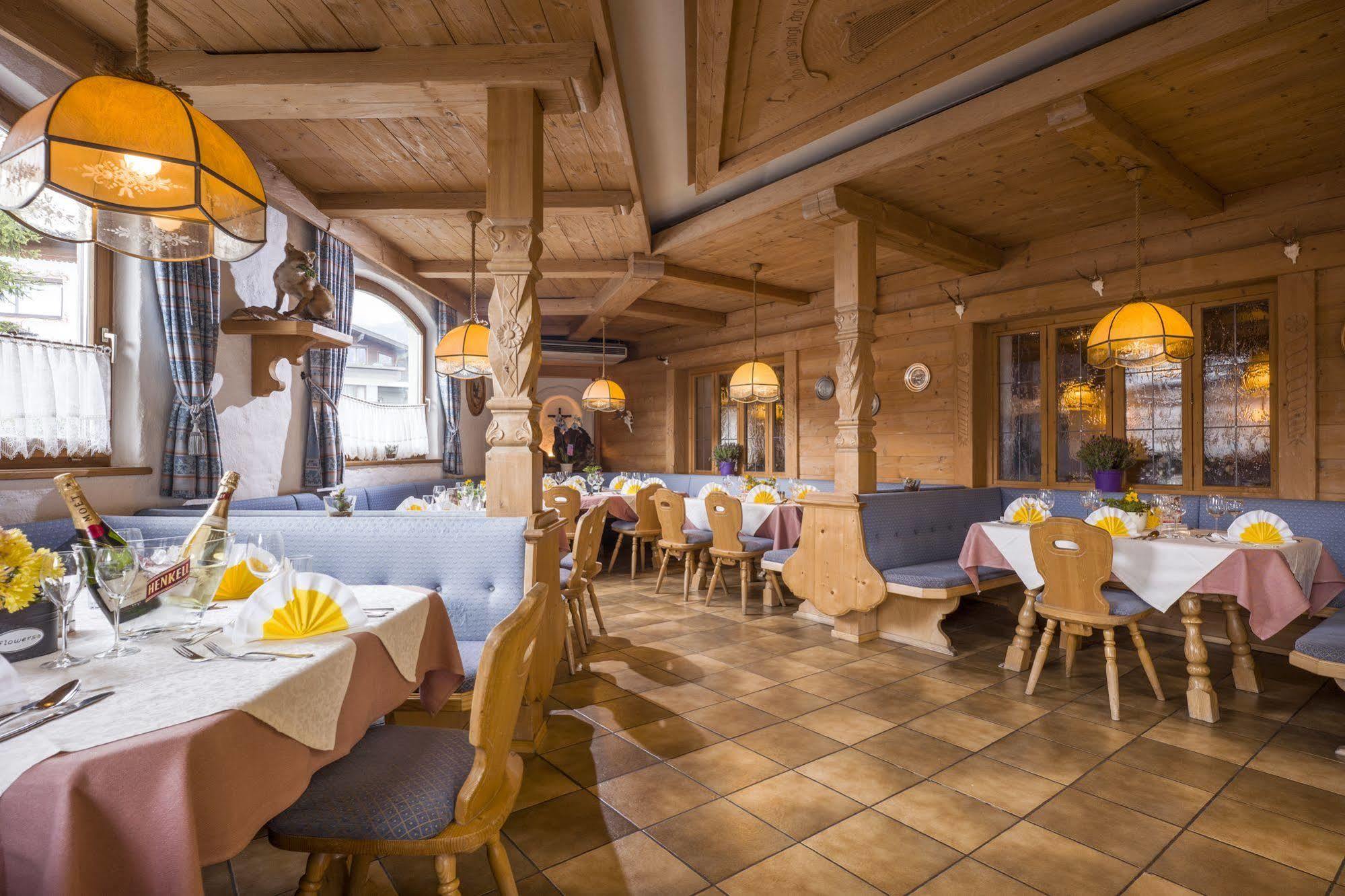 Hotel Restaurant Gradlwirt Niederndorf  ภายนอก รูปภาพ