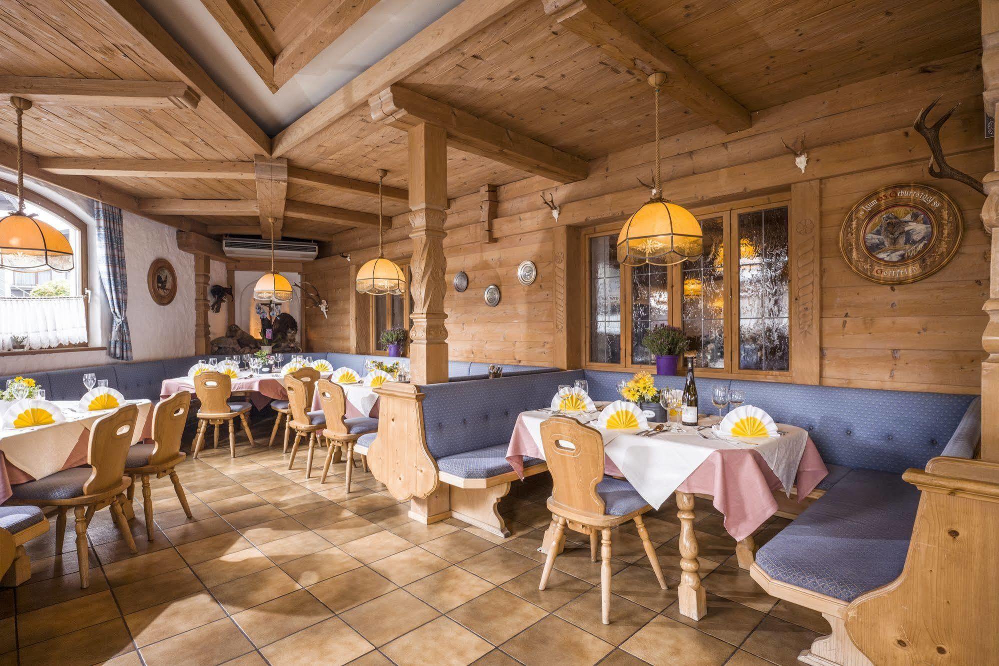 Hotel Restaurant Gradlwirt Niederndorf  ภายนอก รูปภาพ