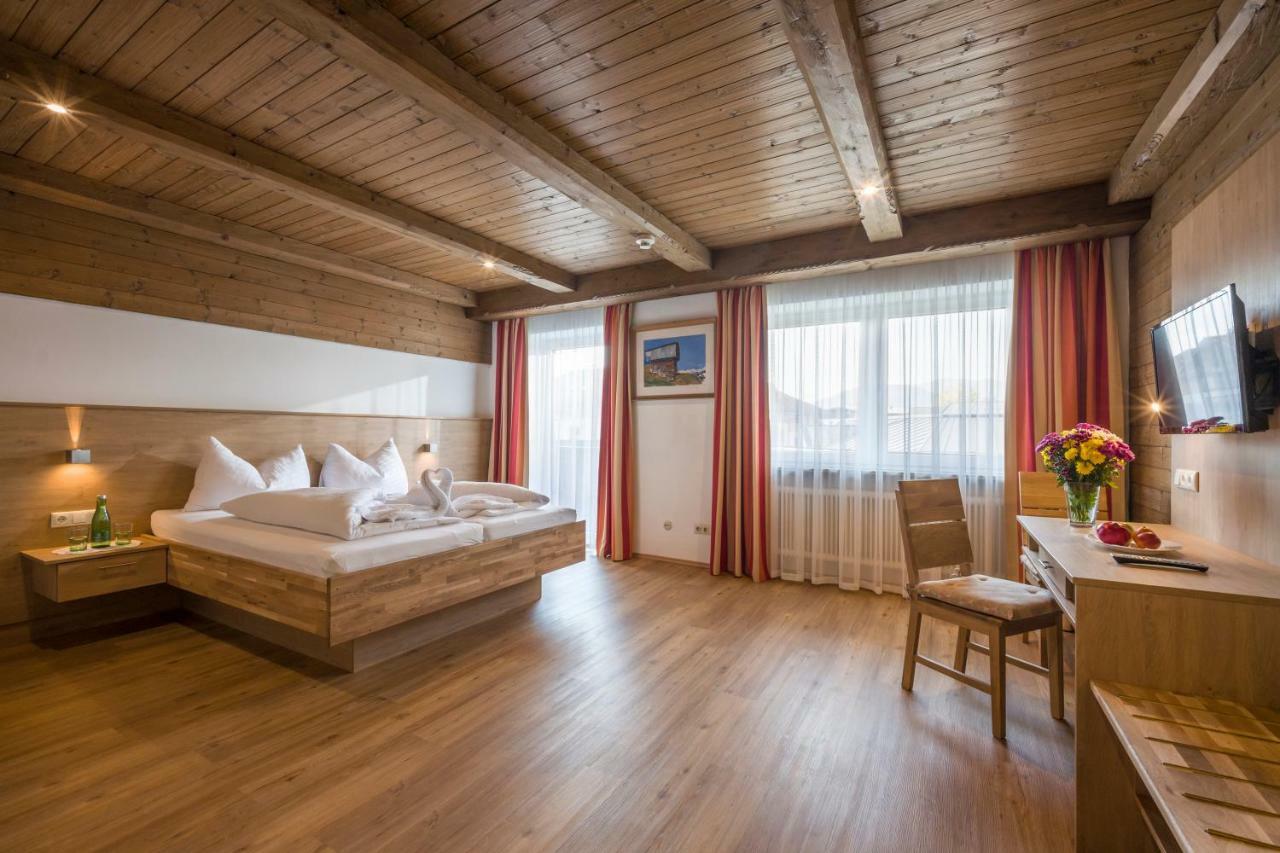 Hotel Restaurant Gradlwirt Niederndorf  ภายนอก รูปภาพ
